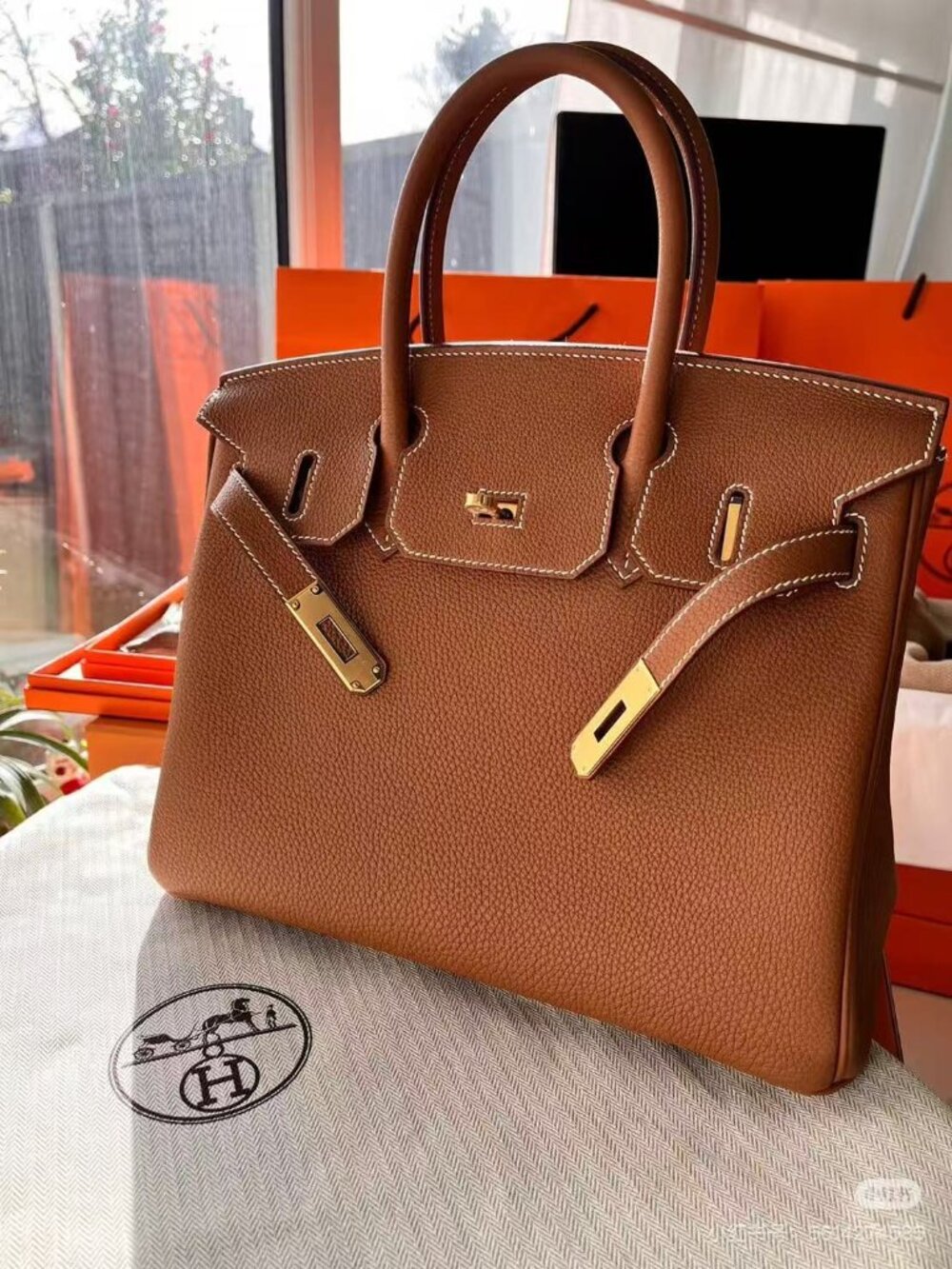 Classic Hermes Bag: A Stylish and Versatile Choice for Elegance
